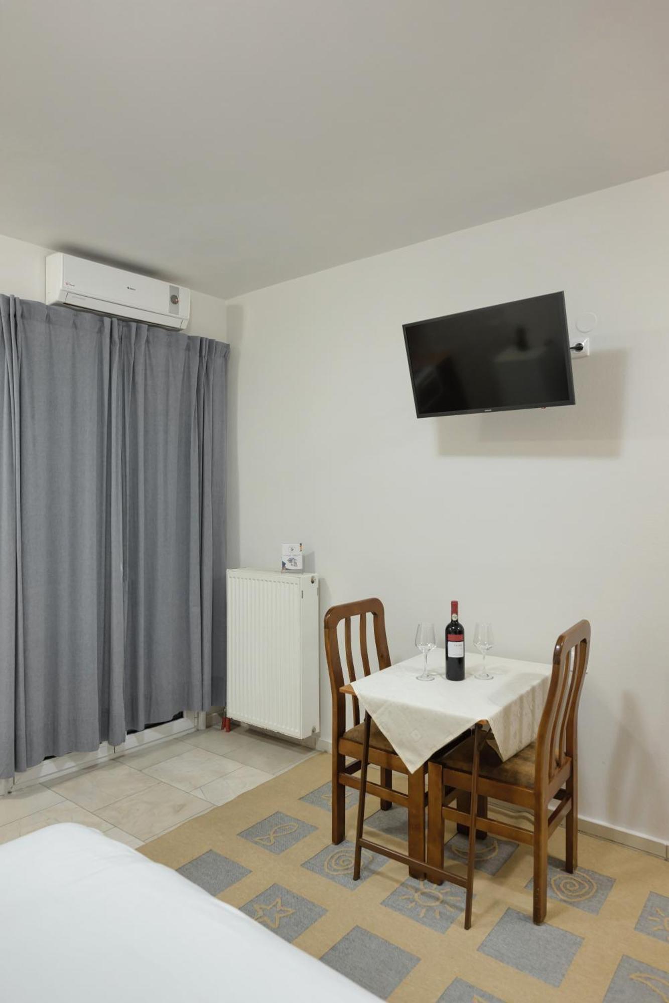 O Fotis Studios & Apartments Ioannina Exterior foto