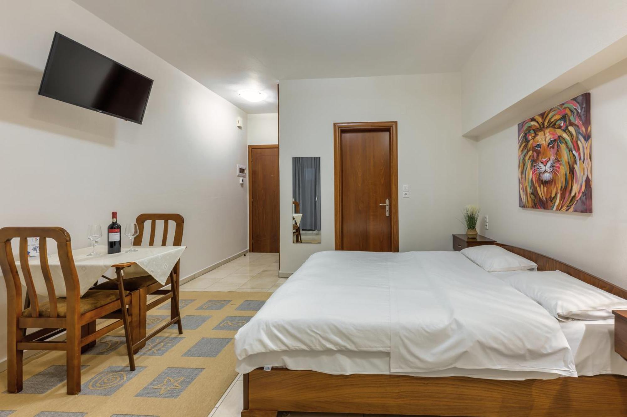O Fotis Studios & Apartments Ioannina Exterior foto